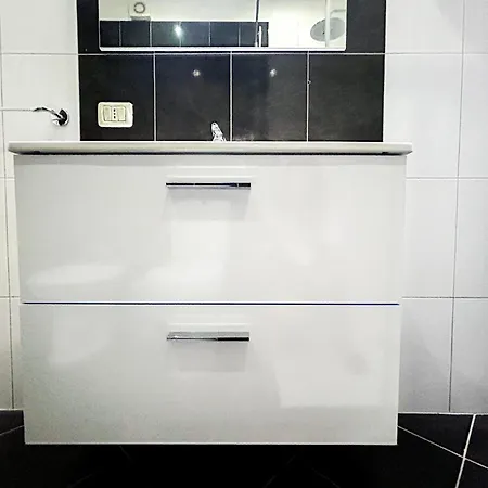 1 Bedroom 1132 *