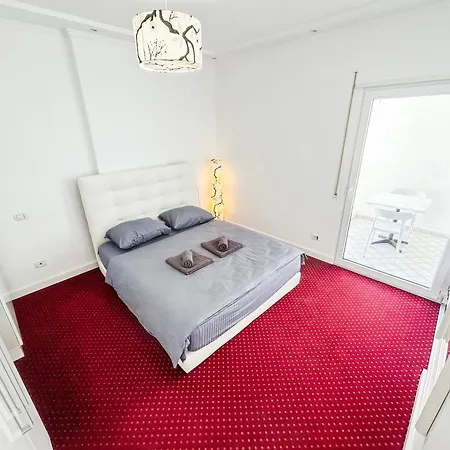 1 Bedroom 1132 *