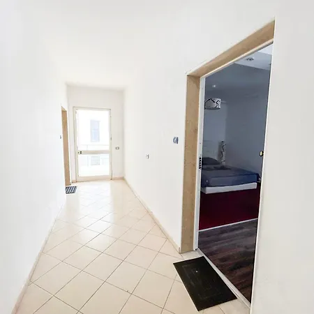 Apartment 1 Bedroom 1132